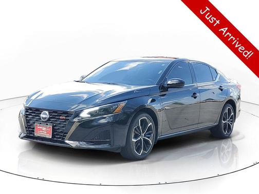 Black 2024 Nissan Altima 2.5 SR