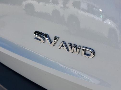 White 2023 Nissan Rogue SV