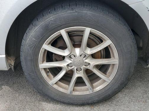 Gray 2010 Audi Q5 3.2 Premium Plus quattro