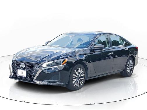 Black 2025 Nissan Altima SV