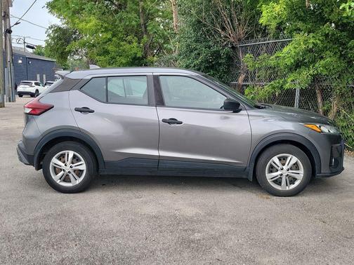 Gun Metallic 2022 Nissan Kicks S