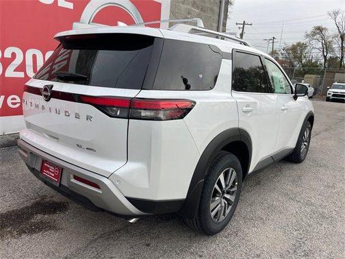 Everest White P 2025 Nissan Pathfinder SL
