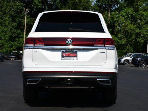 Opal White Pearl 2026 Volkswagen Atlas 2.0T SE w/Technology 4MOTION