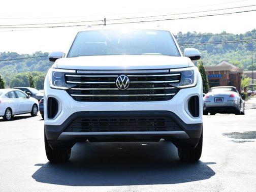 Opal White Pearl 2026 Volkswagen Atlas 2.0T SE w/Technology 4MOTION