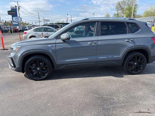 2023 Volkswagen Taos 1.5T SE