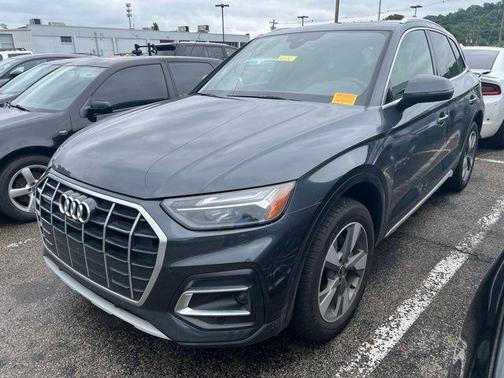 Manhattan Gray Metallic 2023 Audi Q5 40 Premium Plus