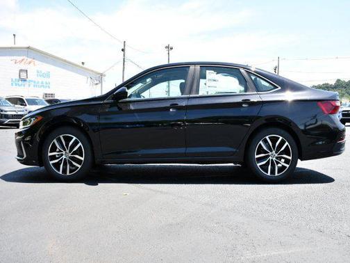 Deep Black Pearl 2026 Volkswagen Jetta 1.4T SE