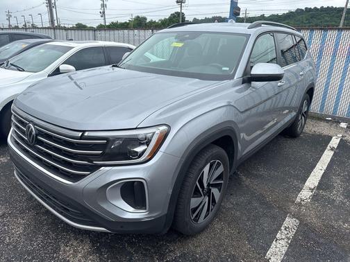 Silver Mist Metallic 2026 Volkswagen Atlas 2.0T SE w/Technology 4MOTION