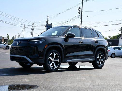 deep black pearl 2026 Volkswagen Tiguan 2.0T SE 4MOTION