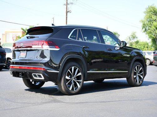 deep black pearl 2026 Volkswagen Atlas Cross Sport 2.0T SEL Premium