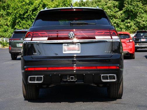 deep black pearl 2026 Volkswagen Atlas Cross Sport 2.0T SEL Premium
