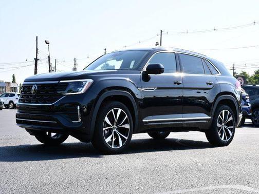 deep black pearl 2026 Volkswagen Atlas Cross Sport 2.0T SEL Premium