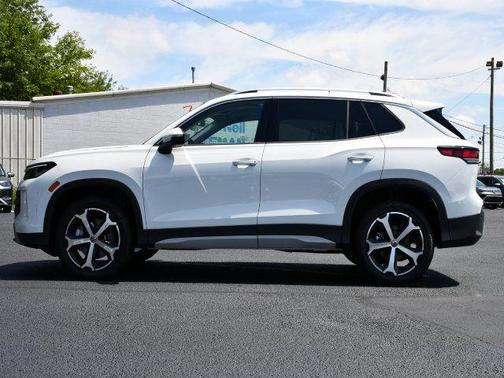 pure white 2026 Volkswagen Tiguan 2.0T SE 4MOTION
