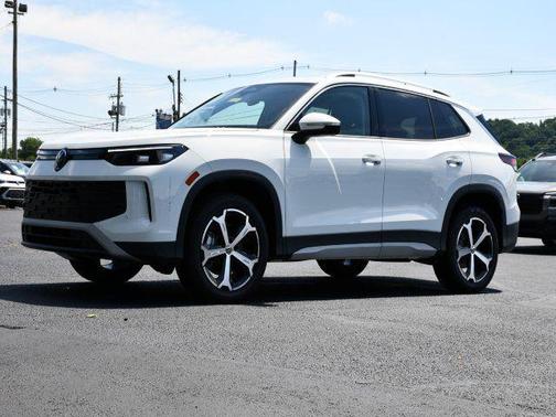 pure white 2026 Volkswagen Tiguan 2.0T SE 4MOTION