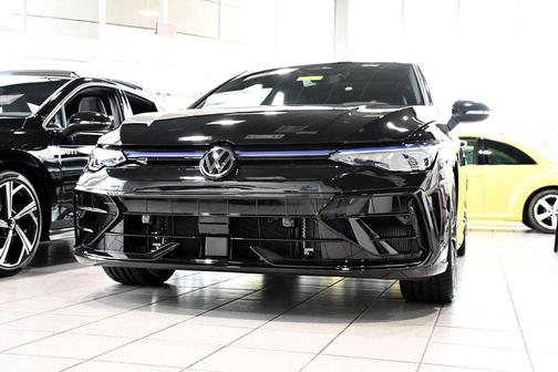 mythos black metallic 2026 Volkswagen Golf R 2.0T DSG