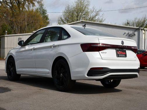 Opal White Pearl 2026 Volkswagen Jetta 1.4T SE