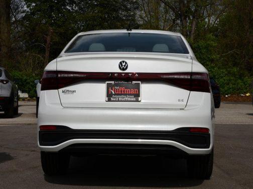 Opal White Pearl 2026 Volkswagen Jetta 1.4T SE