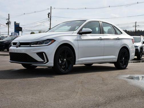 Opal White Pearl 2026 Volkswagen Jetta 1.4T SE