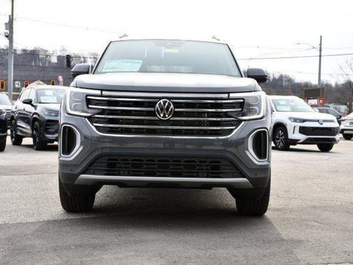 Pure Gray 2026 Volkswagen Atlas 2.0T SE w/Technology 4MOTION