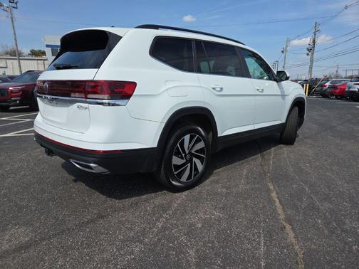 2025 Volkswagen Atlas 2.0T SE w/Technology