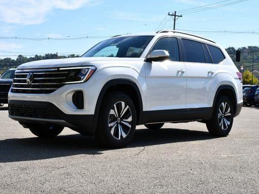 opal white pearl 2026 Volkswagen Atlas 2.0T SE