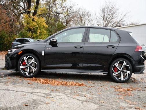 Mythos Black Metallic 2026 Volkswagen Golf GTI 2.0T SE DSG