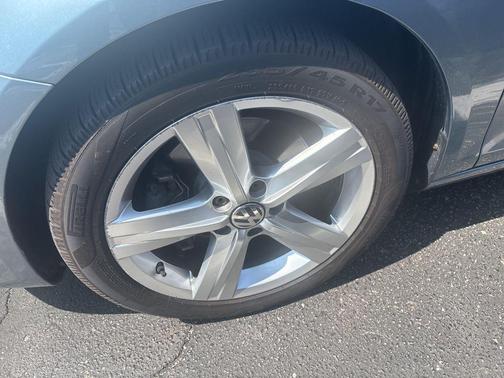 Horizon Blue Metallic 2012 Volkswagen Eos Lux