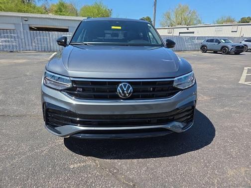 2024 Volkswagen Tiguan 2.0T SE R-Line Black 4MOTION