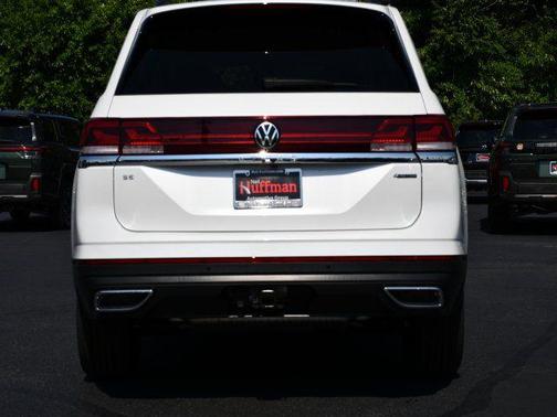 Opal White Pearl 2026 Volkswagen Atlas 2.0T SE w/Technology 4MOTION