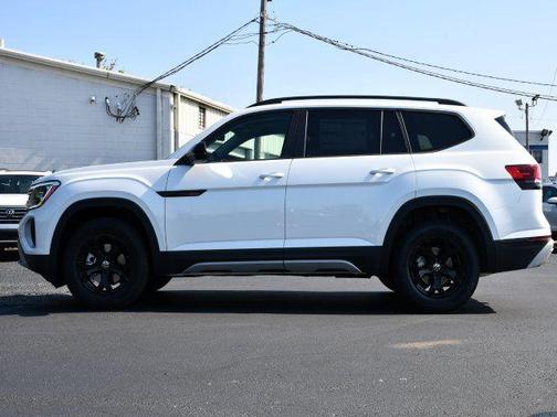 opal white pearl 2026 Volkswagen Atlas Peak Edition