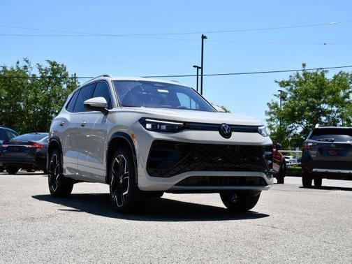sandstone 2026 Volkswagen Tiguan 2.0T SEL R-Line 4MOTION