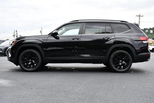 Deep Black Pearl 2026 Volkswagen Atlas 2.0T SE w/Technology 4MOTION