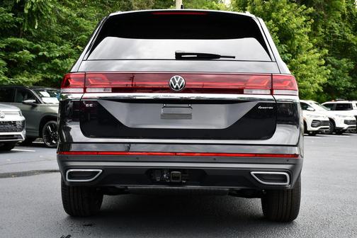 Deep Black Pearl 2026 Volkswagen Atlas 2.0T SE w/Technology 4MOTION