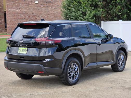 Super Black 2024 Nissan Rogue S
