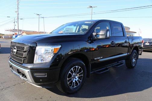 2024 Nissan Titan SV