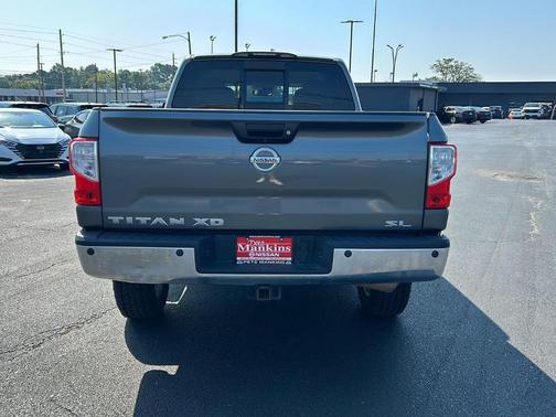 2016 Nissan Titan XD SL