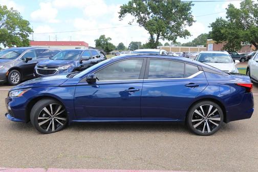 2022 Nissan Altima 2.5 SR