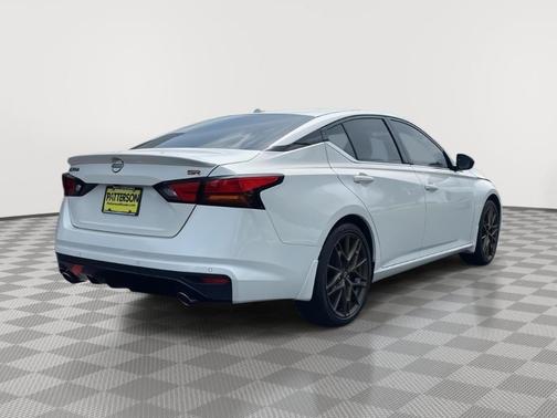 White 2025 Nissan Altima SR
