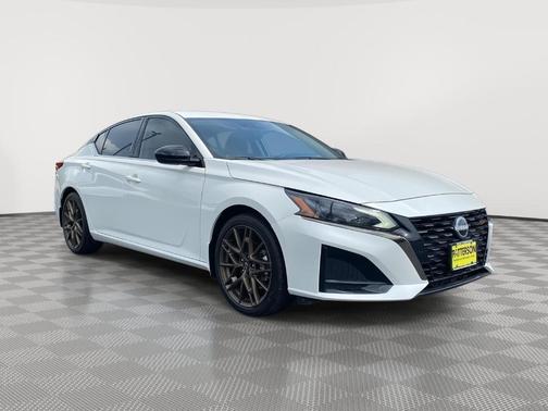 White 2025 Nissan Altima SR