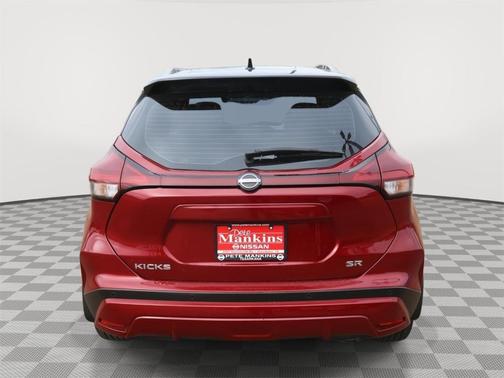 2 Tone Red / Black 2023 Nissan Kicks SR