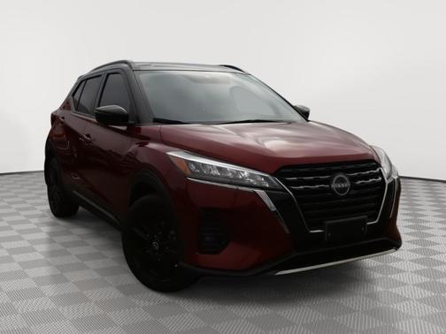 2 Tone Red / Black 2023 Nissan Kicks SR