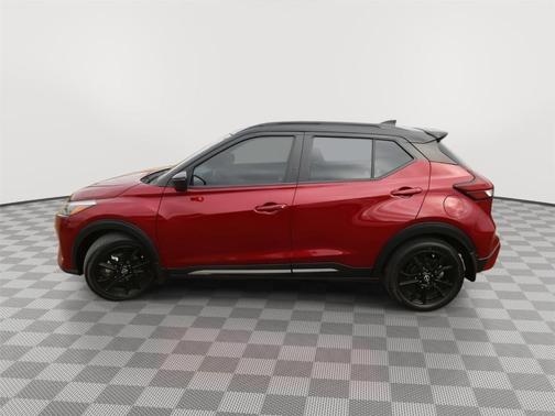 2 Tone Red / Black 2023 Nissan Kicks SR