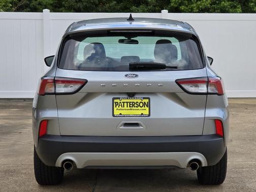 Iconic Silver Metallic 2022 Ford Escape S
