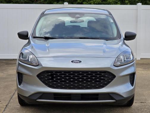 Iconic Silver Metallic 2022 Ford Escape S