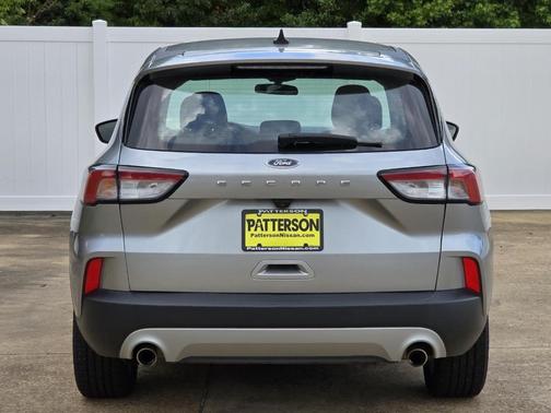 Iconic Silver Metallic 2022 Ford Escape S