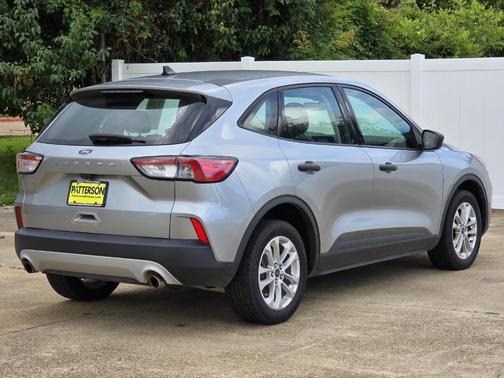 Iconic Silver Metallic 2022 Ford Escape S