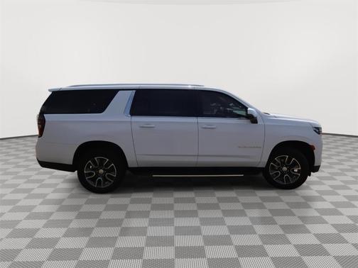 2024 Chevrolet Suburban LT