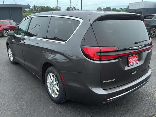 2023 Chrysler Pacifica Touring-L