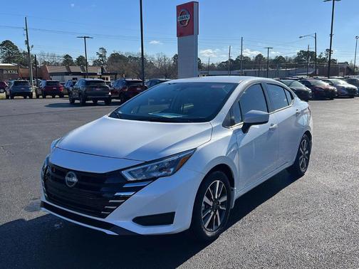 2025 Nissan Versa 1.6 SV