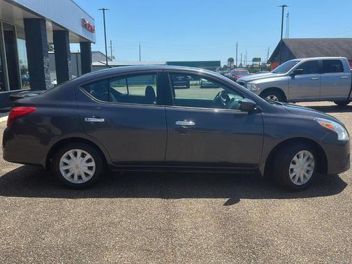 2015 Nissan Versa 1.6 SV